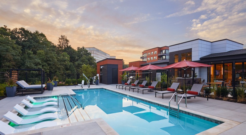 Sparkling swimming pool with Lush Landscaping Sparkling swimming pool with Lush Landscaping